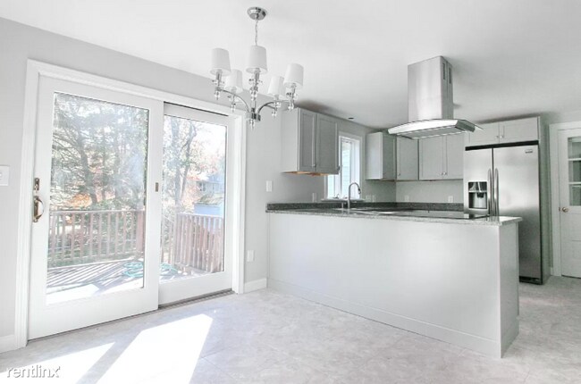 Foto del edificio - 3 br, 2 bath House - 24 Wellington Ave