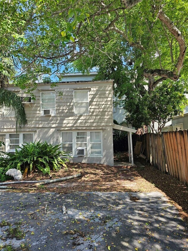 Foto principal - 805 SW 4th St