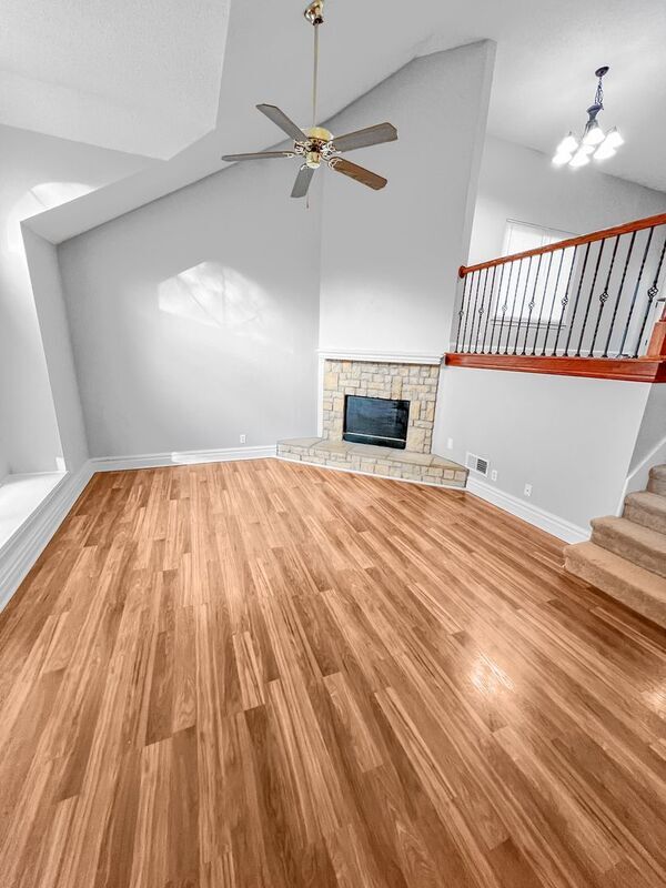 Building Photo - 5201 Lakecrest Dr