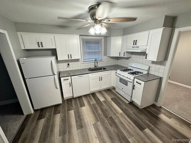 Building Photo - 20731 Ontaga St