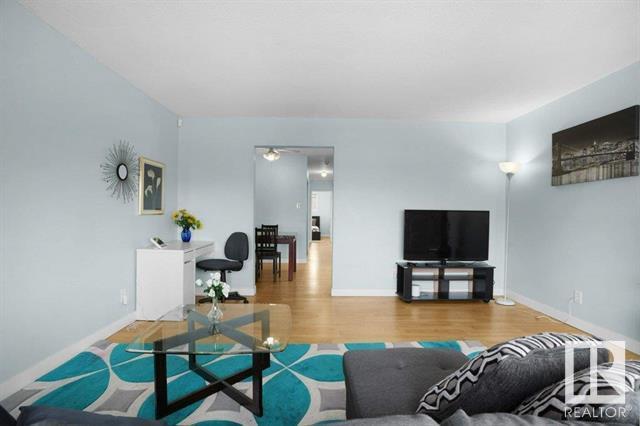 Photo du bâtiment - 16227-1100A 100a Ave NW