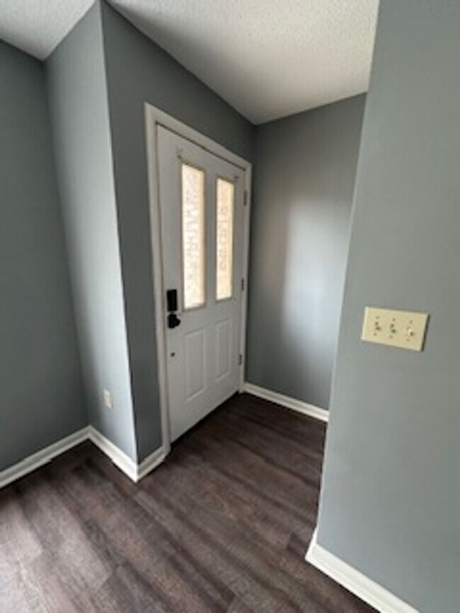 Building Photo - Lakeside Townhomes, Daleville Alabama