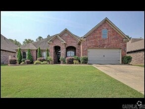 Building Photo - 104 Lucia Ln
