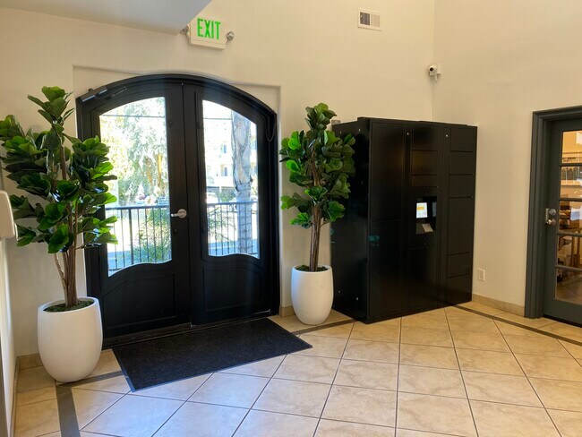 Foto del edificio - Chateau Toluca Apartments