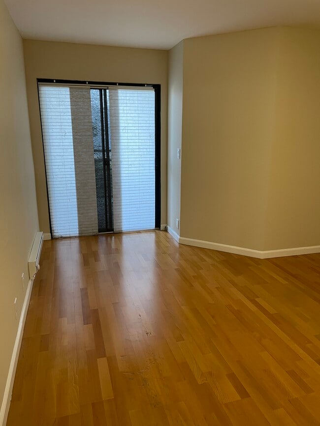 Foto del edificio - 320 Peninsula Ave