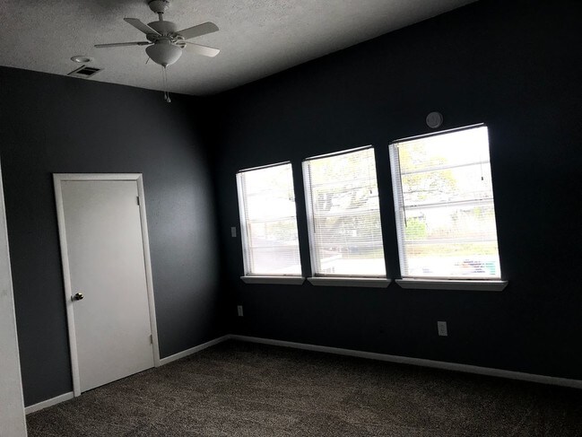 Unit C - bedroom - 7547 Morley St
