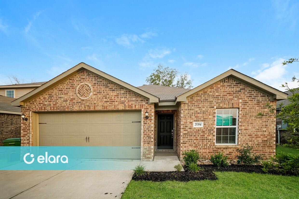 Primary Photo - 25394 CYPRESS BEND DR