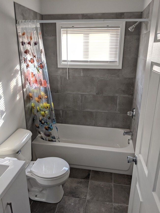 Foto del edificio - 1565 University Ave