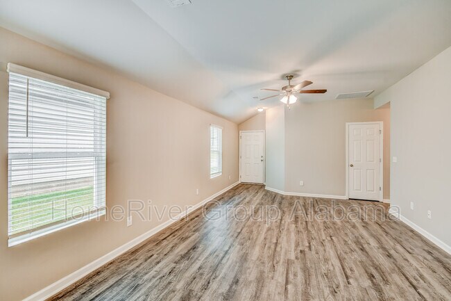 Foto del edificio - 12629 Waterbury Dr