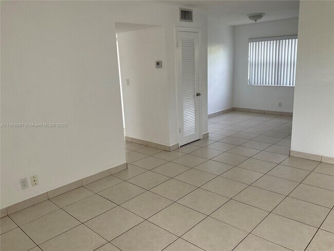 Building Photo - 5271 SW 90th Way