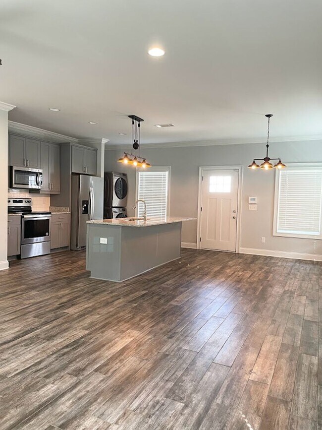 Building Photo - Condo at College Oaks Available For Short ...