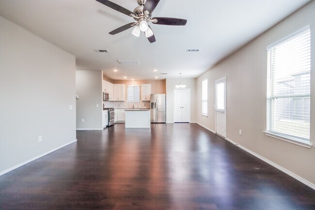 Foto del edificio - 4411 Windmill Run Dr