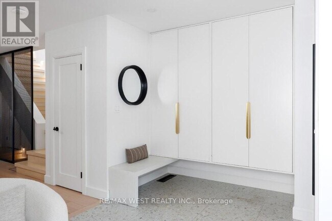 Photo du bâtiment - 424 Clendenan Ave