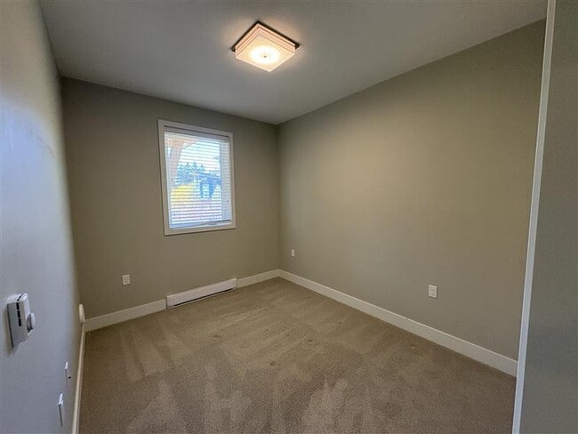Building Photo - 45513-45513 Market Way