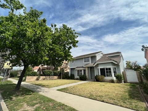 Building Photo - 10610 Swinton Ave