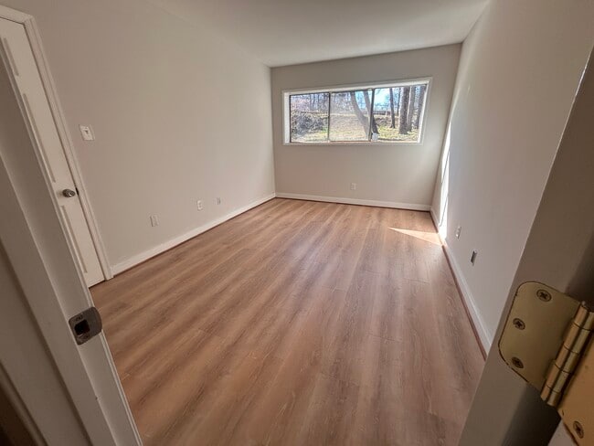 Building Photo - 4923 Americana Dr