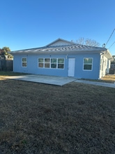 Building Photo - 204 E Ave C
