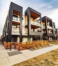Building Photo - 1724 Irving St