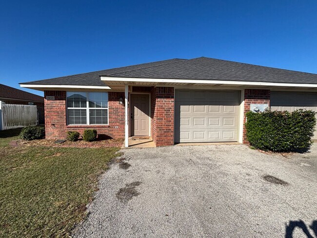 Foto del edificio - 16131/16133 Rolling Meadows Dr.