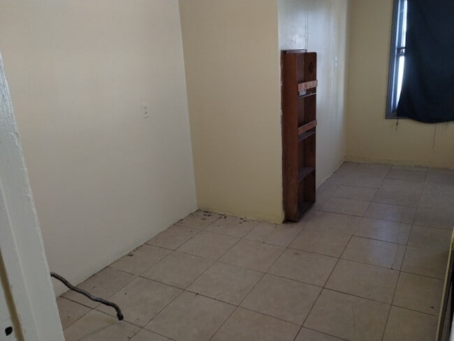 Building Photo - 911 Casa Grande St