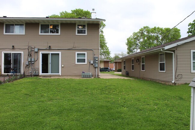Building Photo - 2719 Wayne Ave