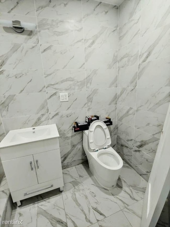 Foto del edificio - 2 br, 1 bath Apartment - 2769 3rd Ave