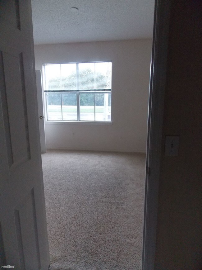 Foto del edificio - 18001 Richmond Place Dr