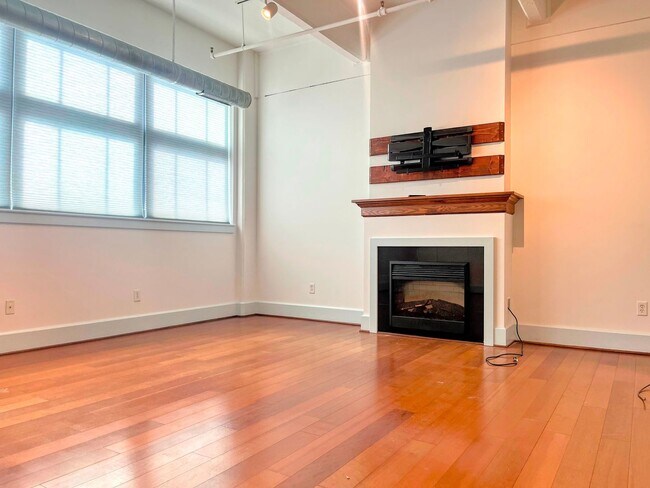Foto del edificio - Beautiful 2 Bed/2 Bath Condo for Rent in D...