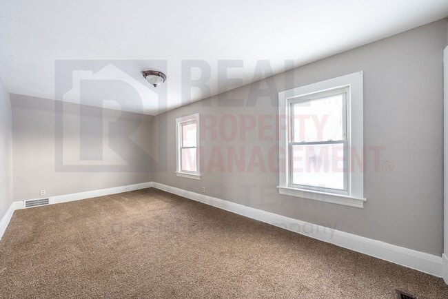 Building Photo - 8107 Goodman Ave