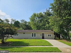Building Photo - 58 Edgewood Rd