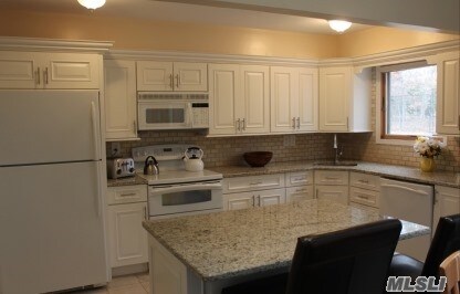 Building Photo - 53 Bridle Path