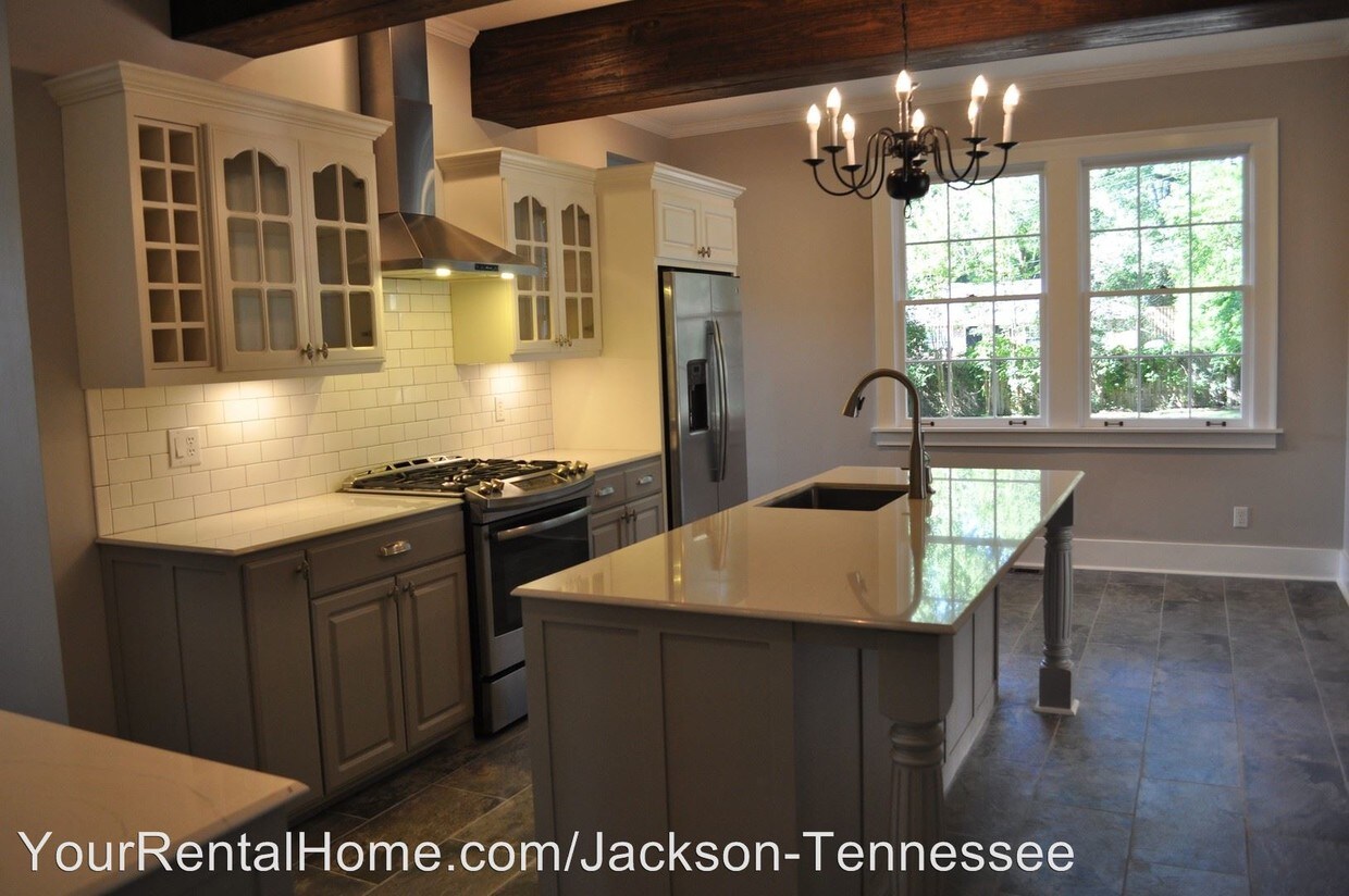 Foto principal - 3 br, 2 bath House - 26 Northwood Ave