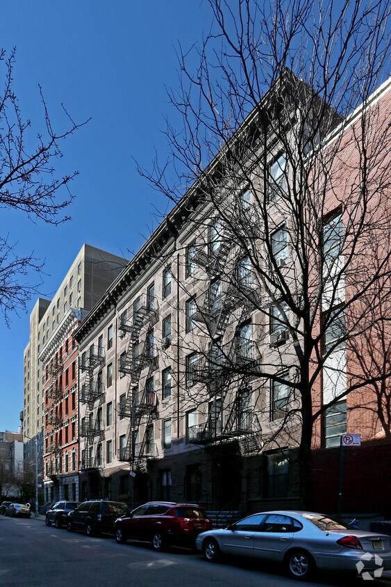 Building Photo - 333-337 E 13th St