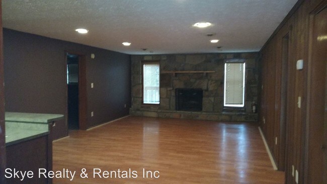 Building Photo - 4238 Dollys Dr