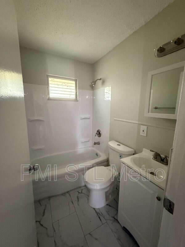 Building Photo - 205 Grampian Rd