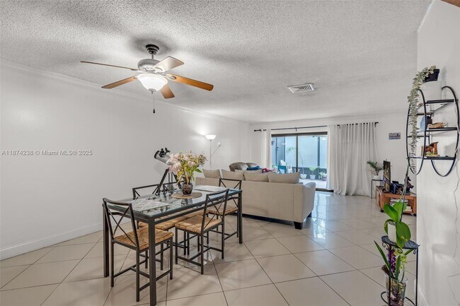 Foto del edificio - 10190 NW 41st St