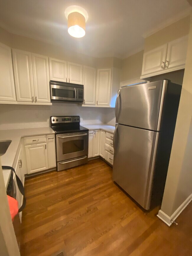 Full kitchen with stainless appliances - 54 Harbor Common Dr