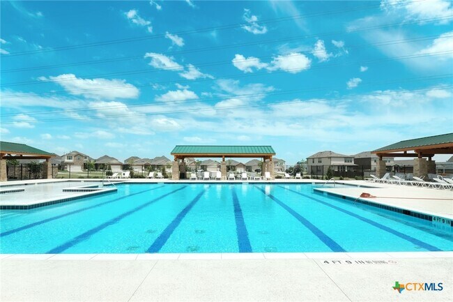 Foto del edificio - 17620 Chino Ln