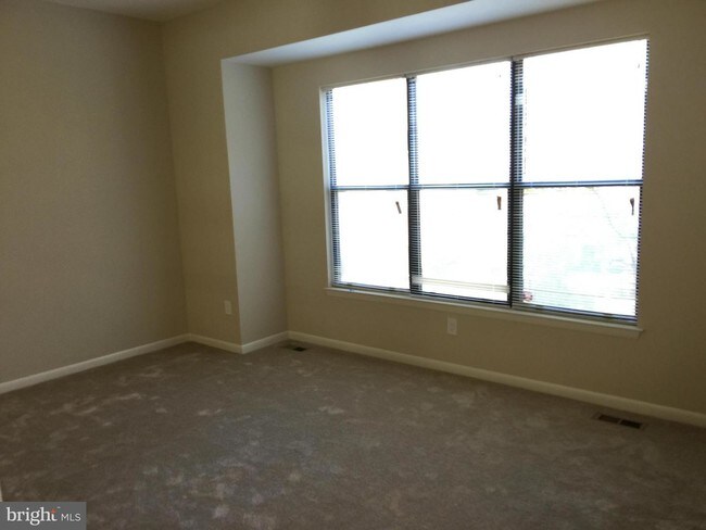 Building Photo - 5177 King Charles Way