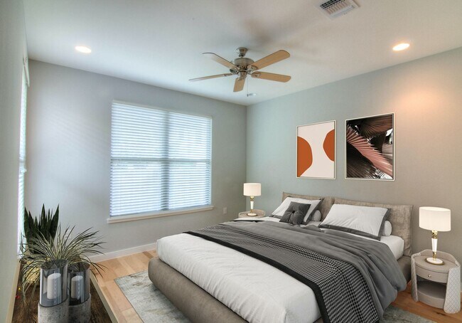 Building Photo - UT PRE-LEASE: North Campus house, 2014 con...