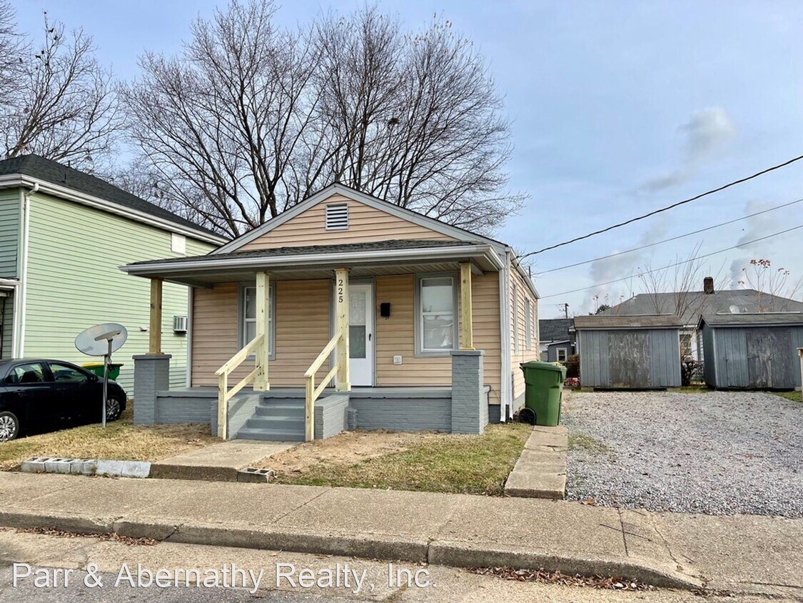 2 br, 1 bath House 225 S. 16th Avenue House Rental in Hopewell, VA