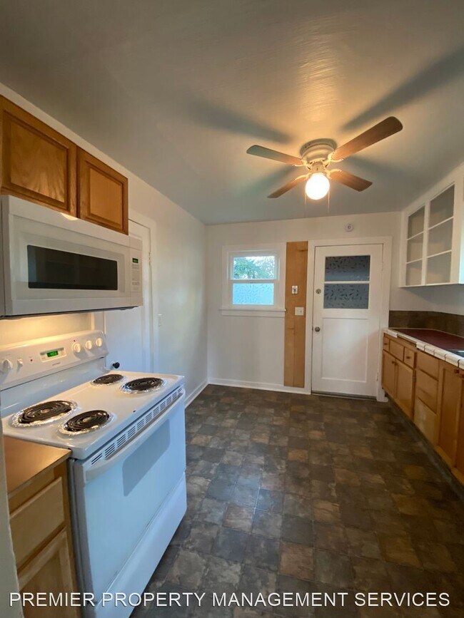 Building Photo - 2 br, 1 bath House - 2465 Pershing Street