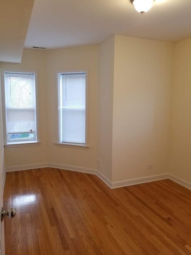 Foto del edificio - 6343 N Washtenaw Ave