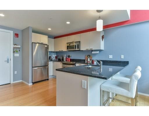 Building Photo - 1 Earhart St