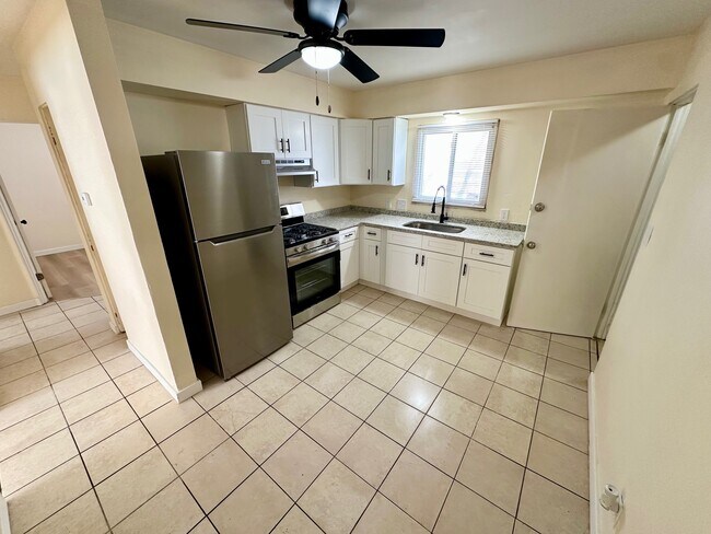 Foto del edificio - 1166 Tonawanda Ave