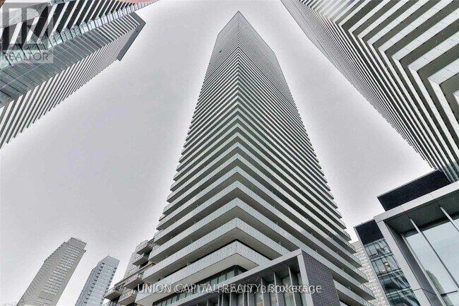 Photo du bâtiment - 42 Charles St E