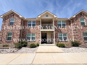 Building Photo - 1203 N Clay St