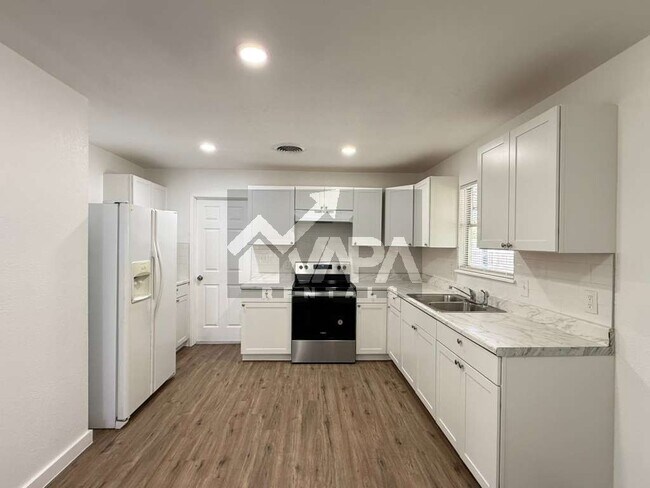 Foto del edificio - 7819 Quirt Dr