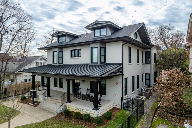 Foto del edificio - 1707 Blair Blvd