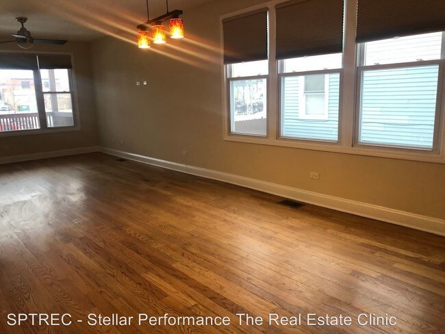 Foto del edificio - 4933 W Dakin St